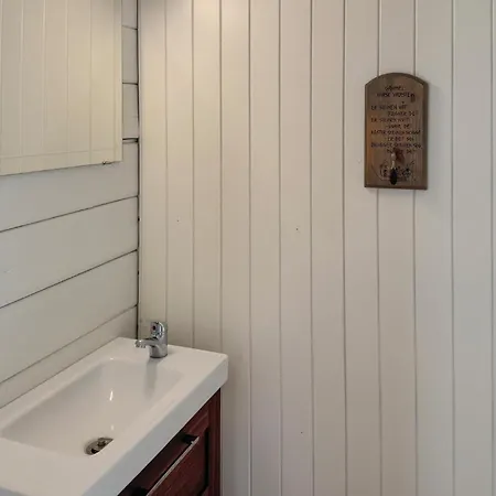 2 Bedroom Lovely In Enebakk