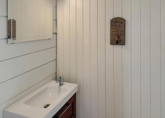 2 Bedroom Lovely In Enebakk
